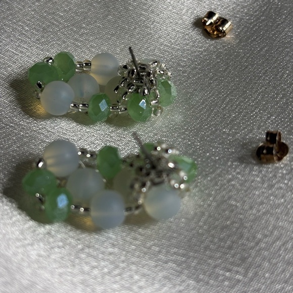 Hand crafted post earrings two tone frosted white and green beads and seed beads - Picture 6 of 9